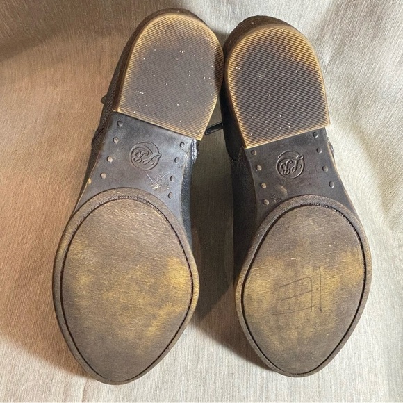 LUCKY BRAND Sz 8 Pewter Colour Pointy Toe Zipper Closure  Stacked Heel Booties - Picture 9 of 12